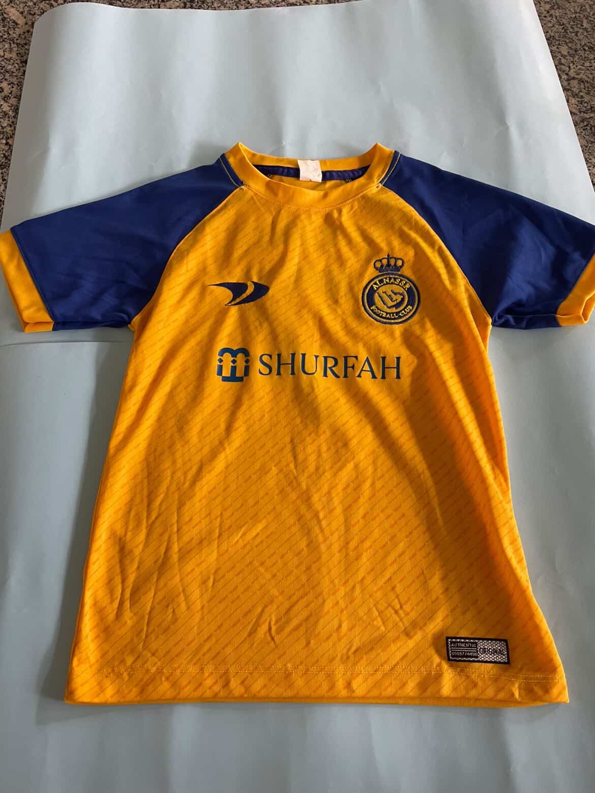 camisa do Al nassr, do Cristiano Ronaldo.