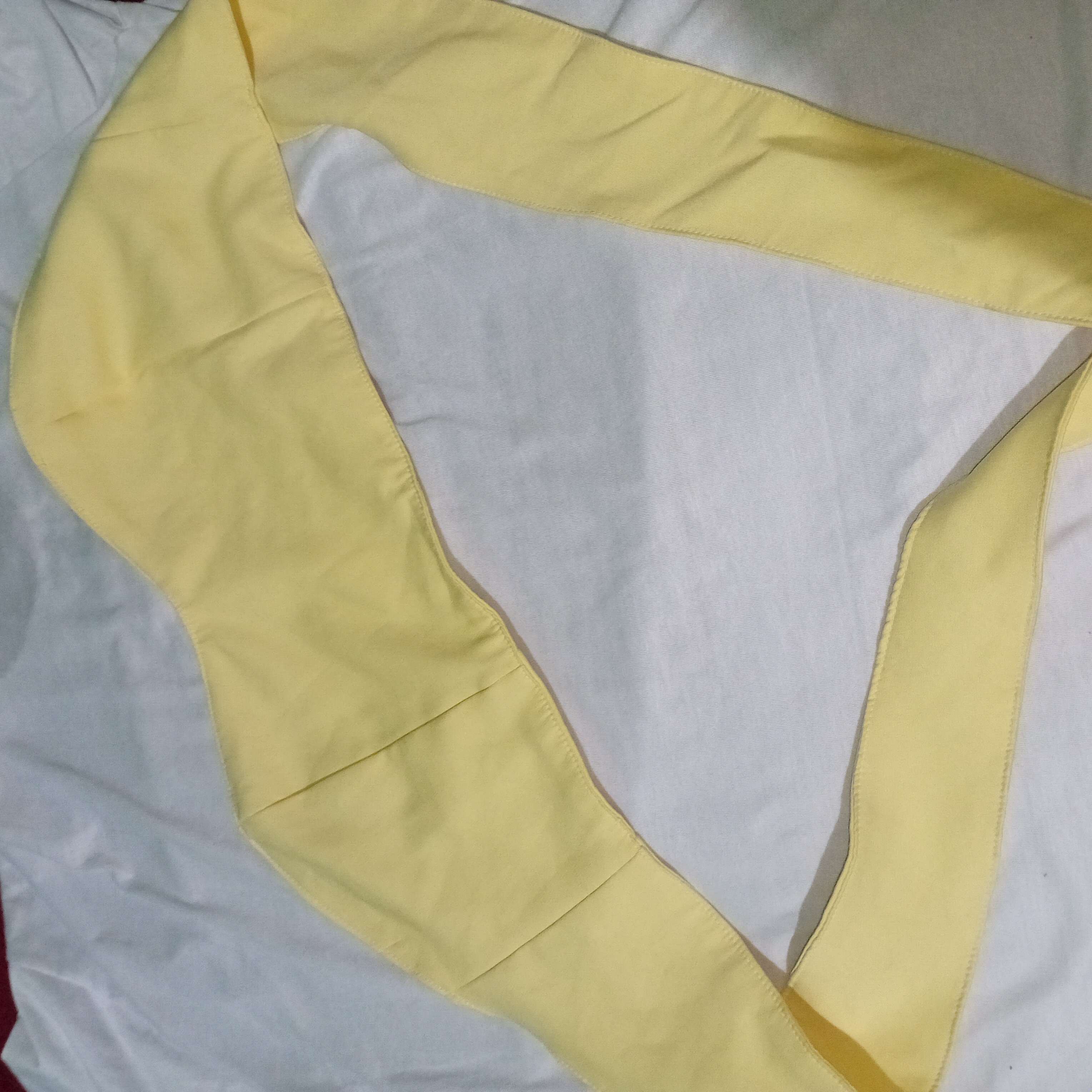 estado ótimo usado poucas vezes, ele amarra atrás