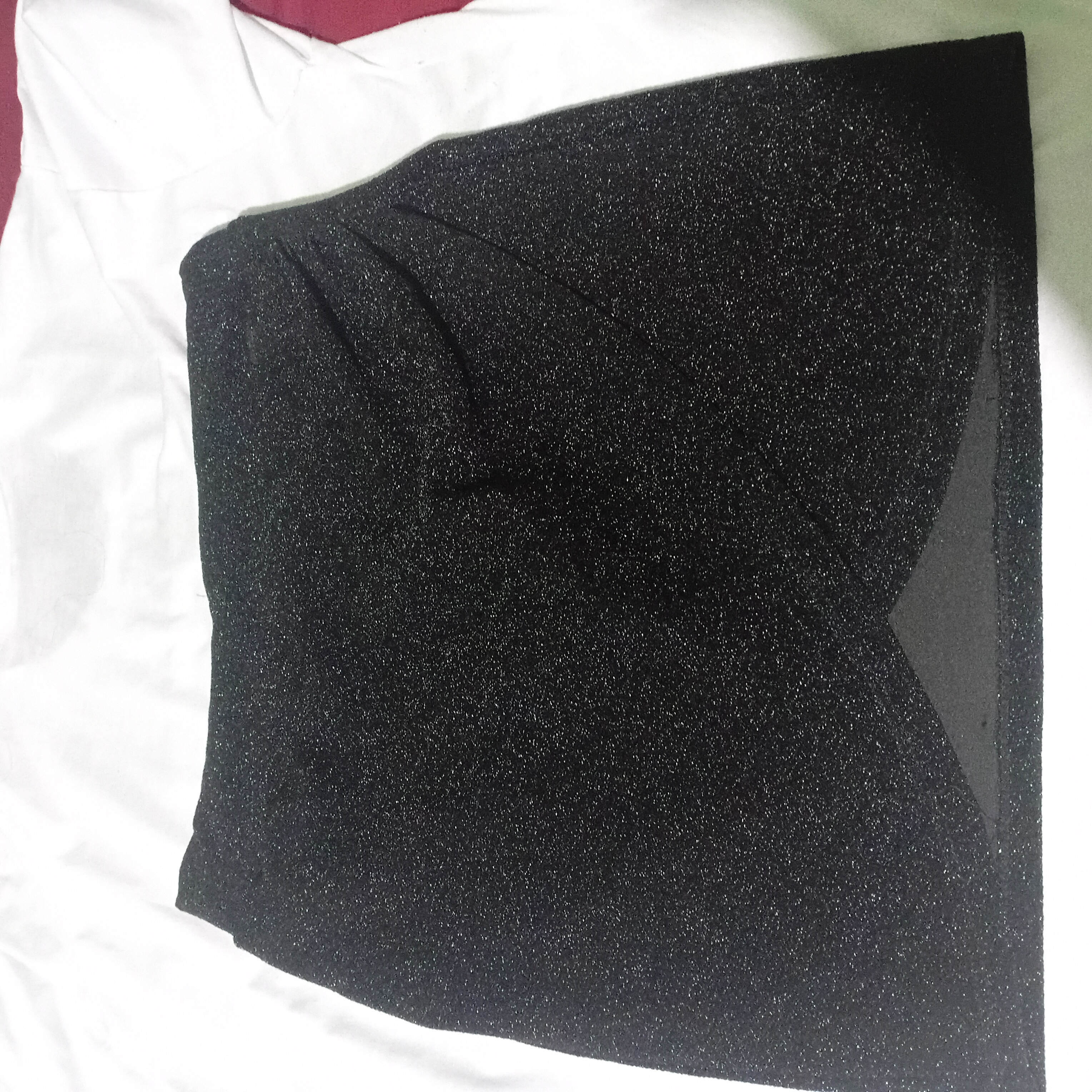 Saia preta cm detalhe em baixo, usada pouquíssimas vezes